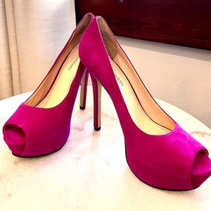 Enzo Angiolini hot pink suede 5” platform heels